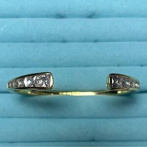 Kendra Scott Elegant Gold and Crystal Women's bracelet